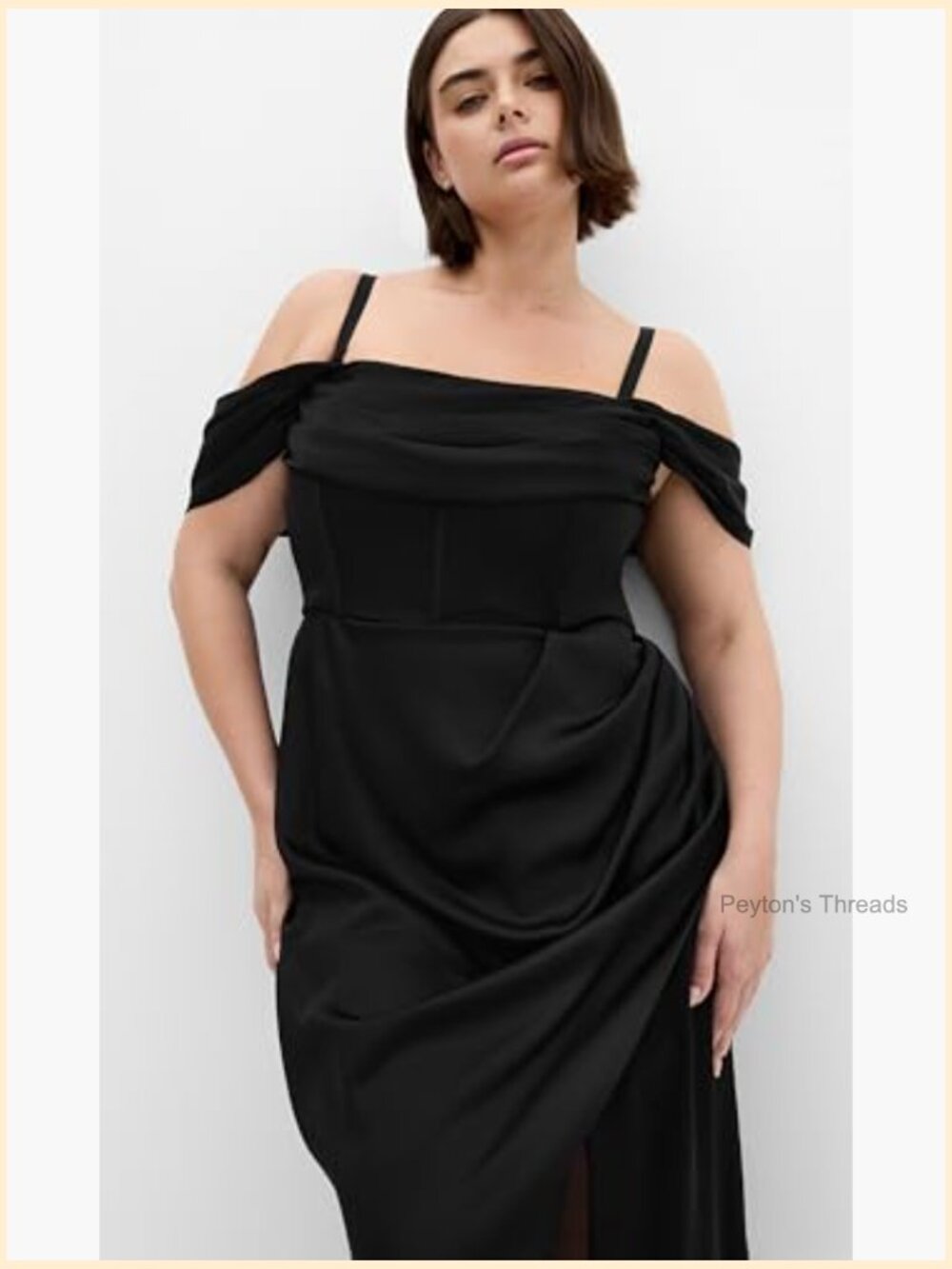 Curve-Hugging Off-Shoulder Maxi Dress with Boning - Picture 4 of 6